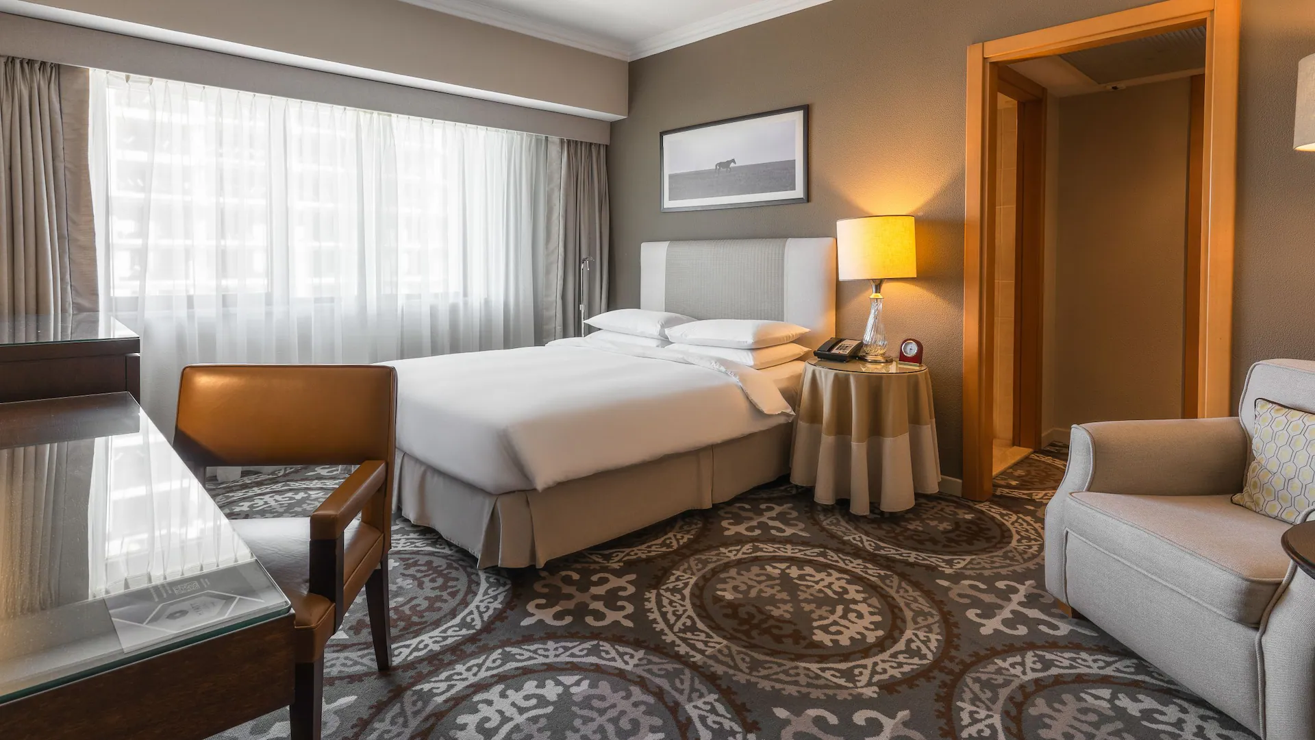 BISHK-P0207-Queen-Room-Full.16x9